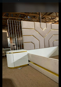Sleigh beds